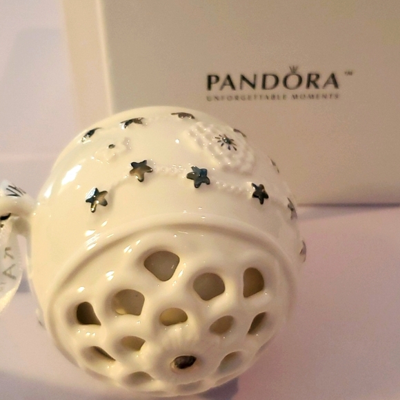 NEW - Pandora "2011" Ornament - Picture 3 of 9